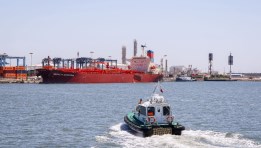 ميناء دمياط