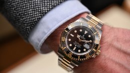 ساعات سويسرية