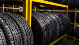  إطارات السيارات