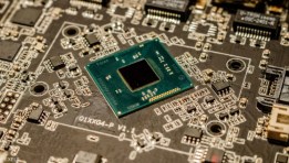 الرقائق الإلكترونية