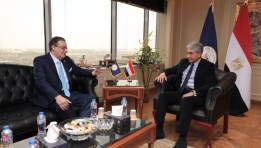 وزير السياحة والآثار 