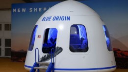 بلو أوريجين تعلق أنشطة السياحة الفضائية