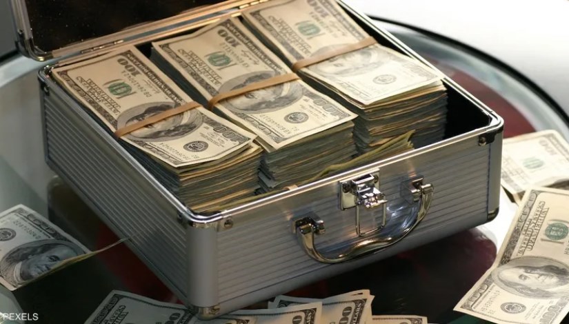 دولارات أمريكية