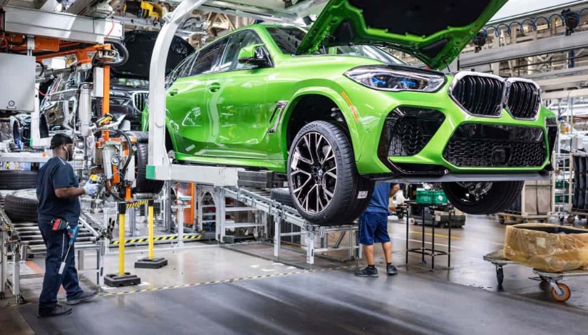 مصنع سيارات BMW