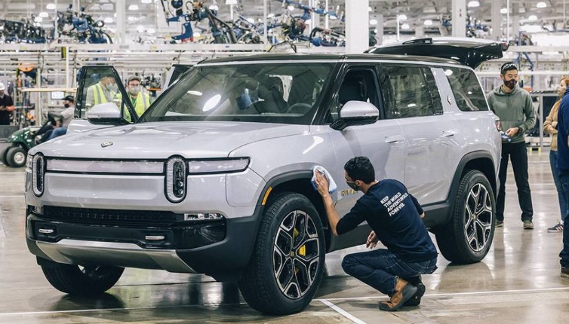 سيارة ريفيان