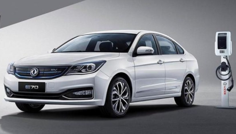 سيارة كهربائية