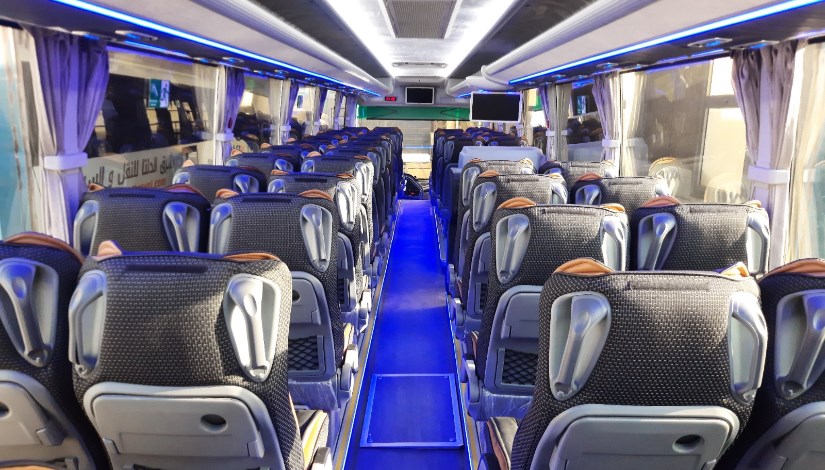 من داخل الأتوبيسات 