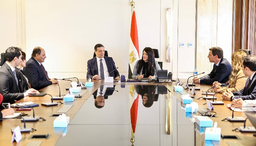 جانب من التوقيع على الاتفاقية