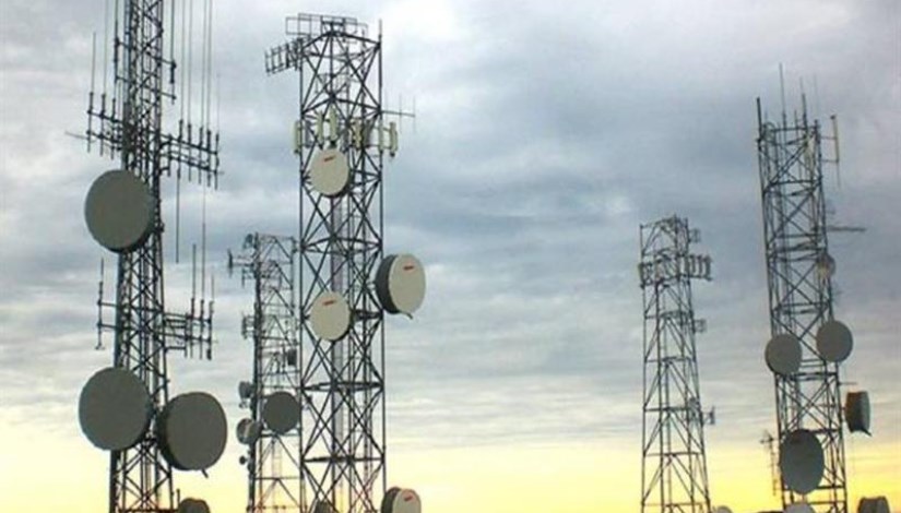 صورة أرشيفية تشغيل خدمات الهاتف المحمول