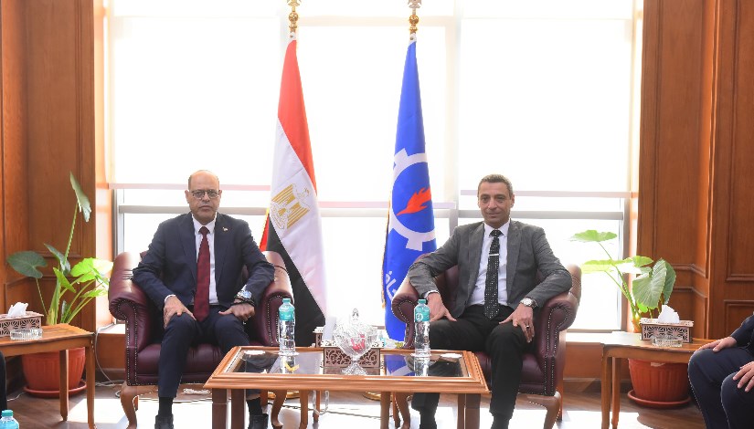 وزير العمل ومحافظ السويس 