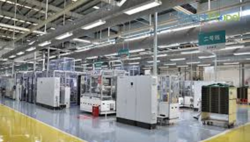 مصنع بطاريات ليثيوم أيون 