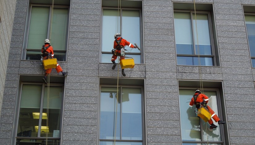 التنظيف المختص للمباني 