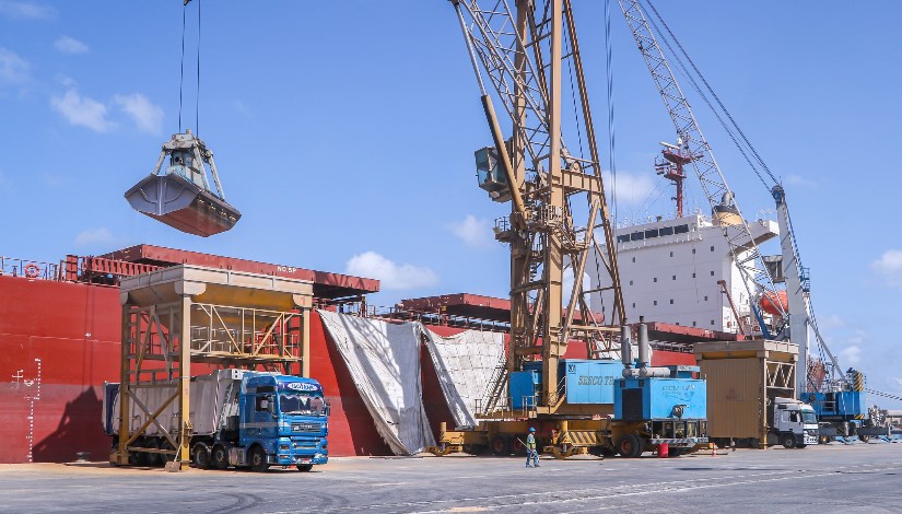 ميناء دمياط