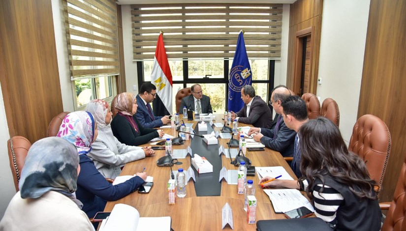 الدكتور علي الغمراوي خلال الاجتماع