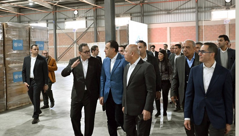 رئيس الوزراء خلال جولته لمركز "كادمار انترناشونال"
