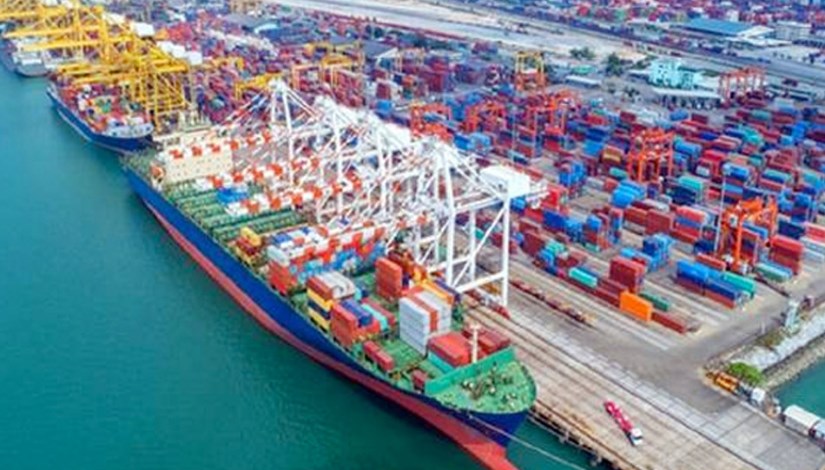 ميناء دمياط