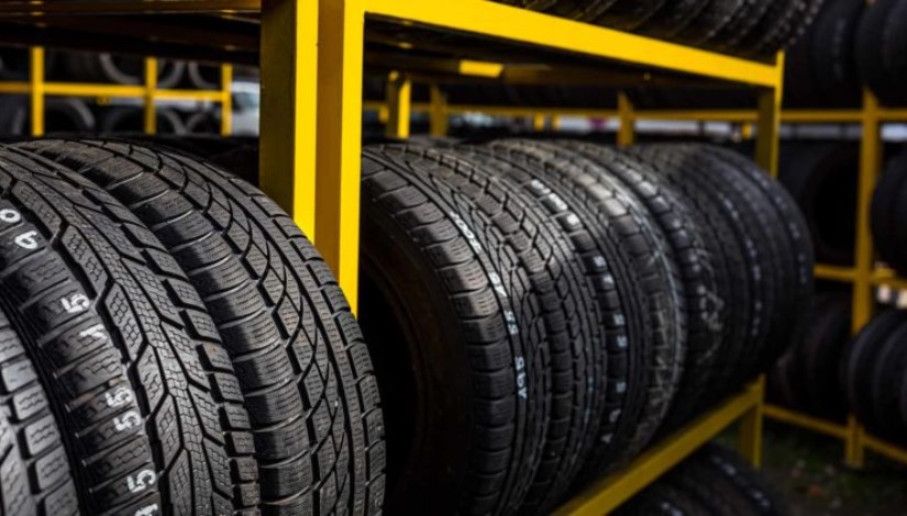  إطارات السيارات