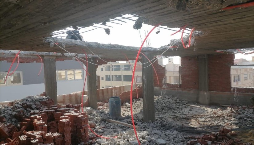 جانب من إزالة المخلفات