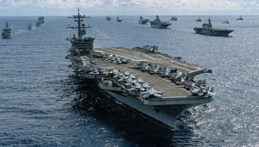 حاملة الطائرات الأمريكية "يو إس إس أبراهام لينكولن"
