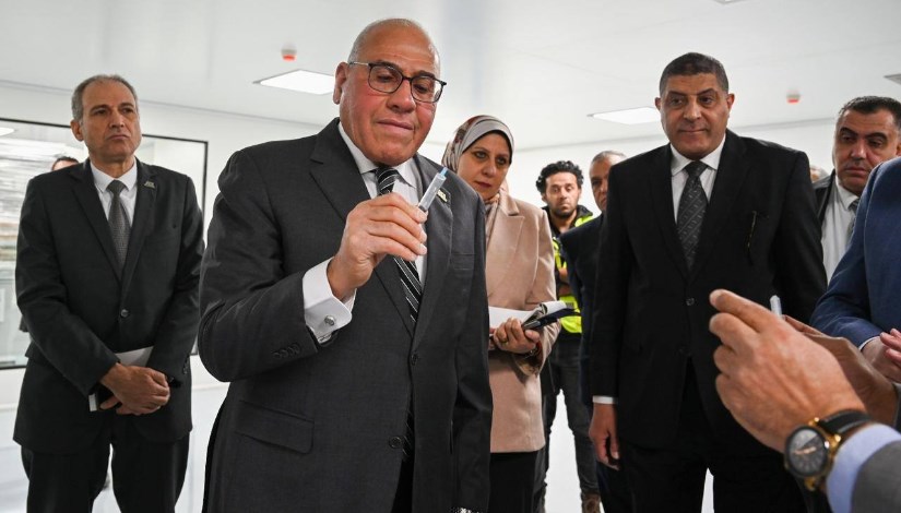 رئيس الهيئة العربية للتصنيع يتفقد مصنع السرنجات