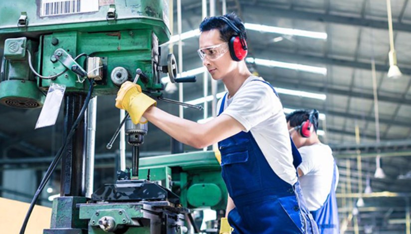 التصنيع محلياً