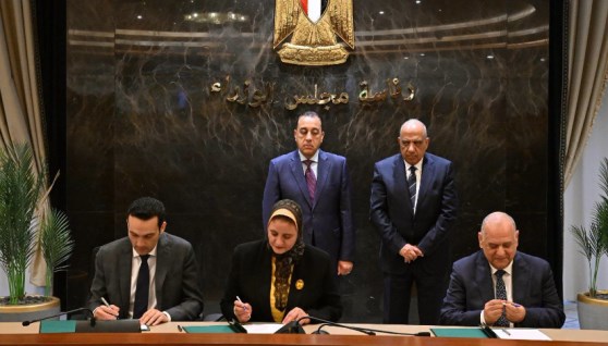 جانب من توقيع الاتفاقية