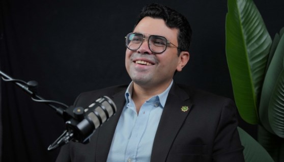 الدكتور أحمد فوزي أستاذ التحول الرقمي