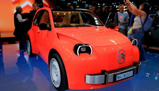 سيارة  سيتروين 2CV