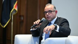 الدكتور محمد فريد وزير الاستثمار والتجارة الخارجية 