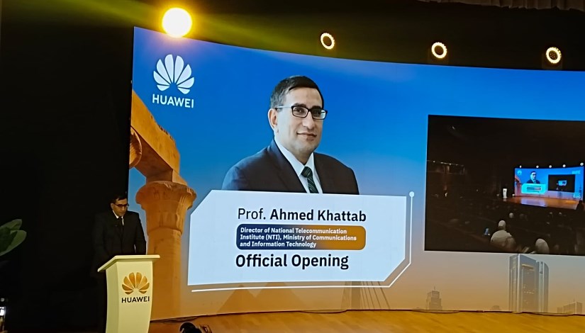 الدكتور أحمد خطاب مدير المعهد القومي للاتصالات