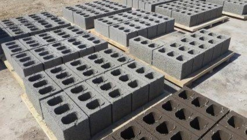 الطوب الأسمنتي- أرشيفية