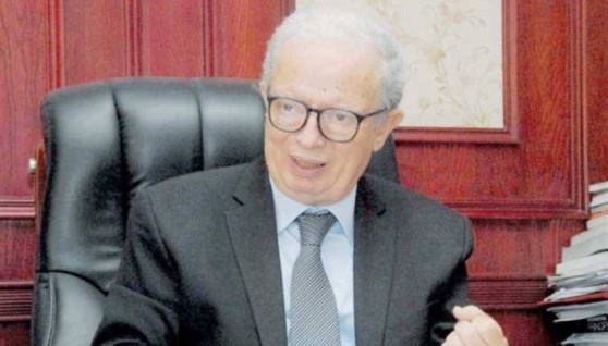 الدكتور حسين عيسى