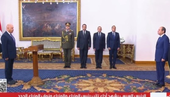 وزير النقل يؤدي اليمين الدستورية