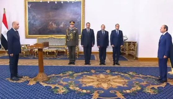 حسن رداد يؤدي اليمين الدستورية وزيرًا للعمل أمام الرئيس السيسي