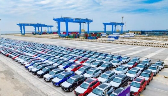 استيراد السيارات