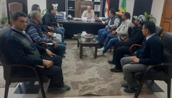 رئيس جهاز مدينة الشروق مع سكان مشروع جنة