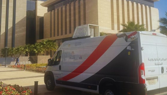 سيارات مراكز تكنولوجية متنقلة