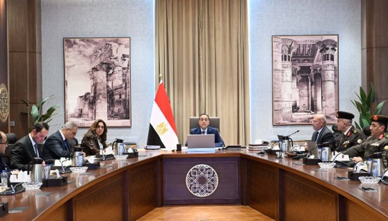 جانب من لقاء رئيس الوزراء لمتابعة الموقف التنفيذي الحالي للمشروعات الجاري تنفيذها بمحافظة القاهرة 