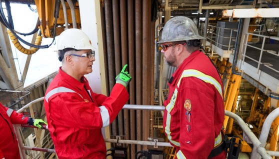 وزير البترول خلال جولته التفقدية اليوم