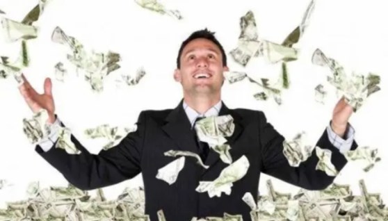 رجل غني- تعبيرية