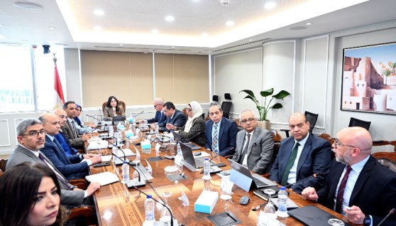 لقاء سابق لوزير الإسكان مع المطورين العقاريين