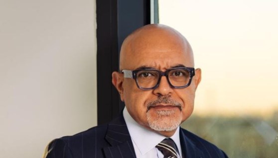 المصمم المصري منتصر عبد المنعم