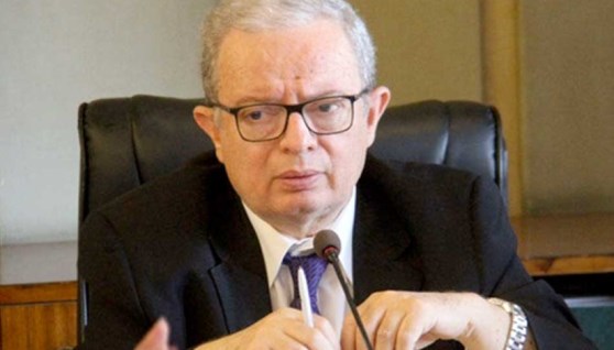 الدكتور حسين عيسى