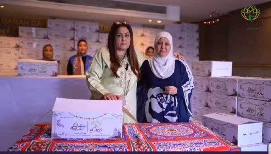 الفنانة نهال عنبر في حملة تعبئة كراتين حملة "رمضانكم  مصري"