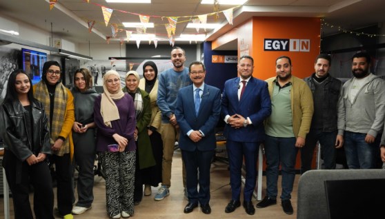 الدكتور أحمد درويش