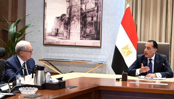  الدكتور مصطفى مدبولي خلال اجتماع مع الدكتور حسين عيسي نائب رئيس مجلس الوزراء للشئون الاقتصادية 