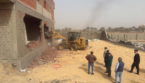 جانب من قرارات الإزالة في العبور الجديدة