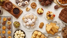 مخبوزات وحلويات