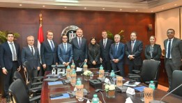 وزير الاستثمار مع مسؤولي مجموعة إكزاشيباشي