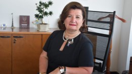 الدكتورة نيفين عبد الخالق